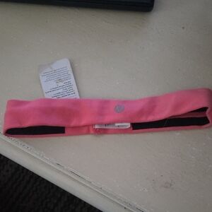 NwT Lululemon Pink Skinny Fly Away Tamer Headband